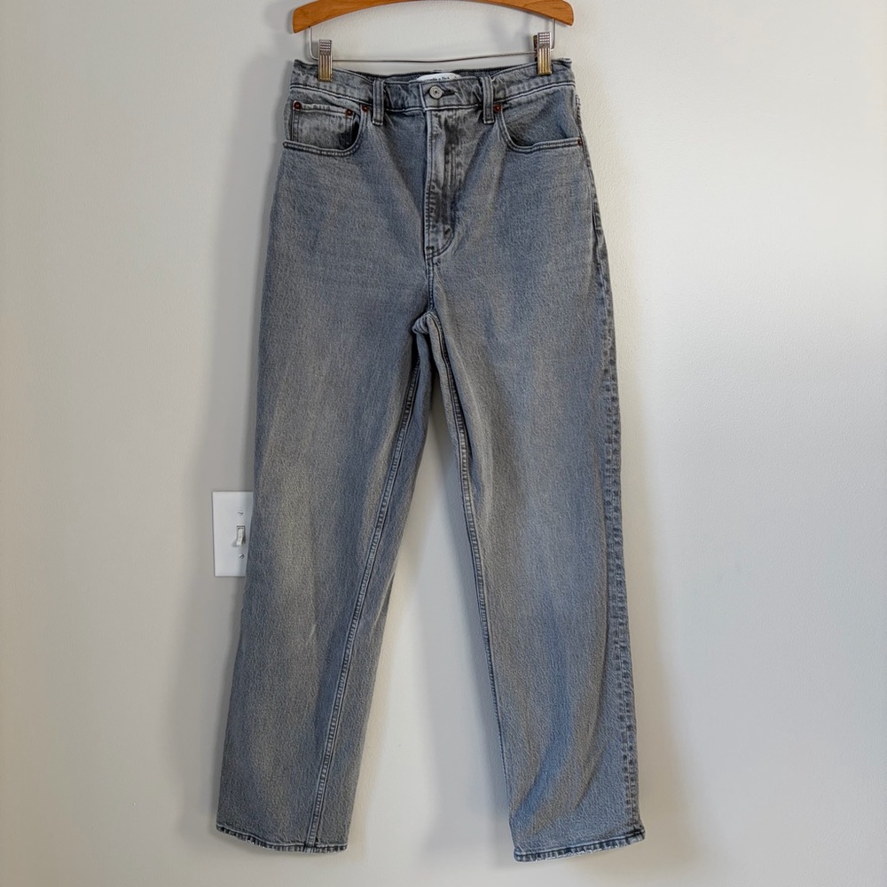 Abercrombie & Fitch Gray The ‘90s Straight Ultra High Rise Jeans